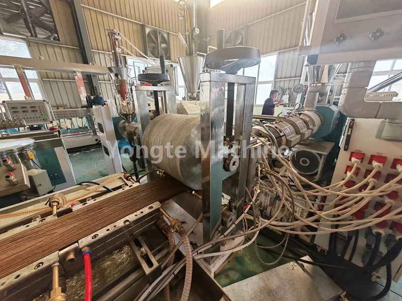 WPC Extruder Produkzio Arazoetarako irtenbidea