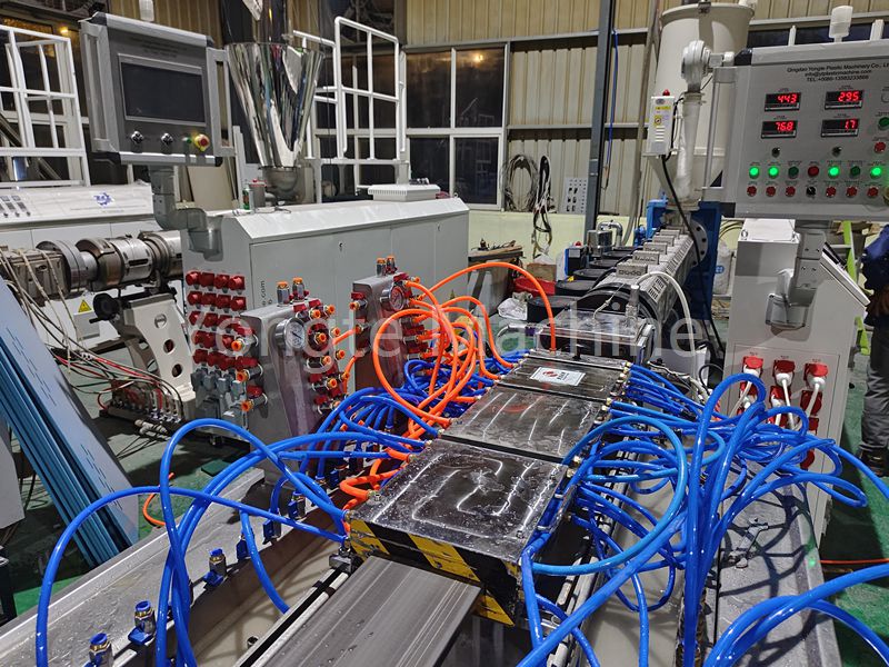 Hondakin plastikozko fluxua moldatzeko makina